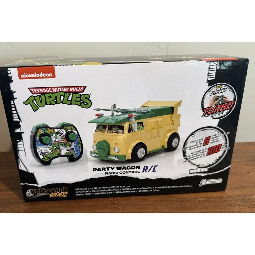 Teenage Mutant Ninja Turtles 2.4 GHz Remote Control Party Wagon w/Turbo Boost